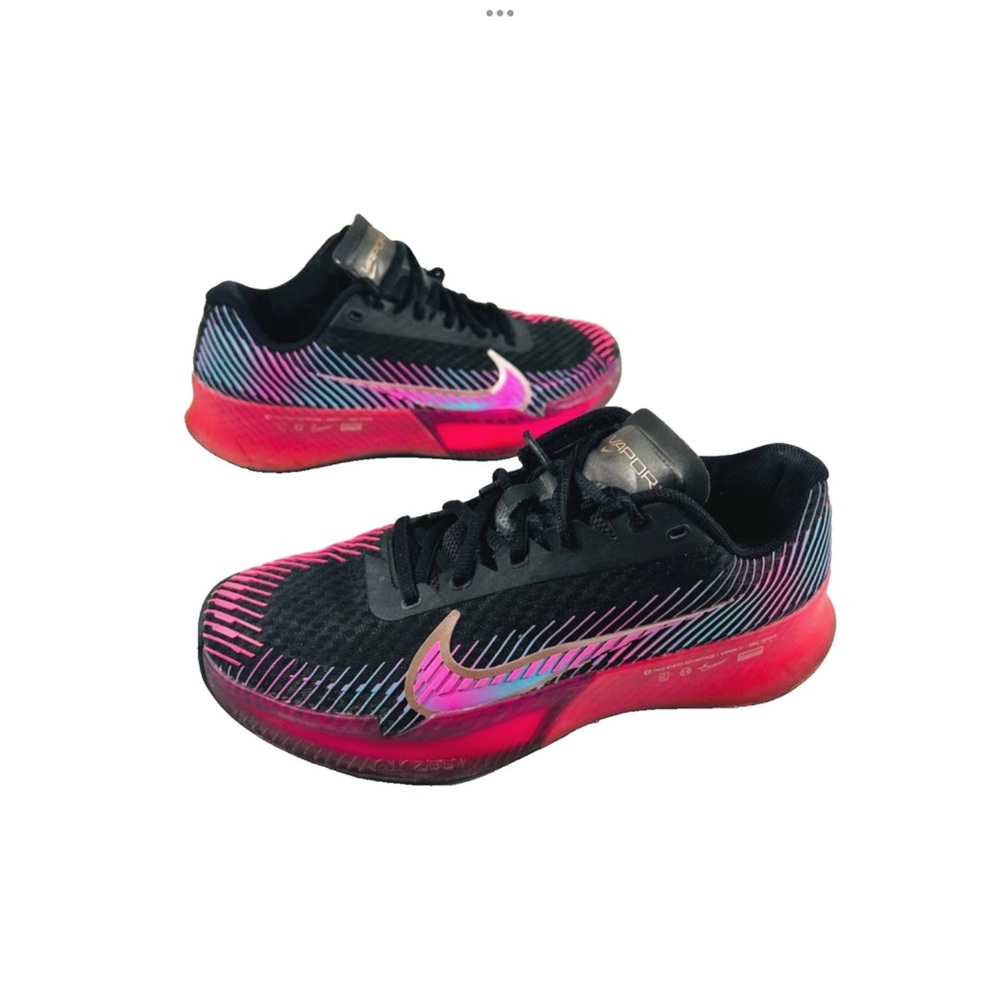 Nike Women’s Black Pink Gradient Training Sneakers